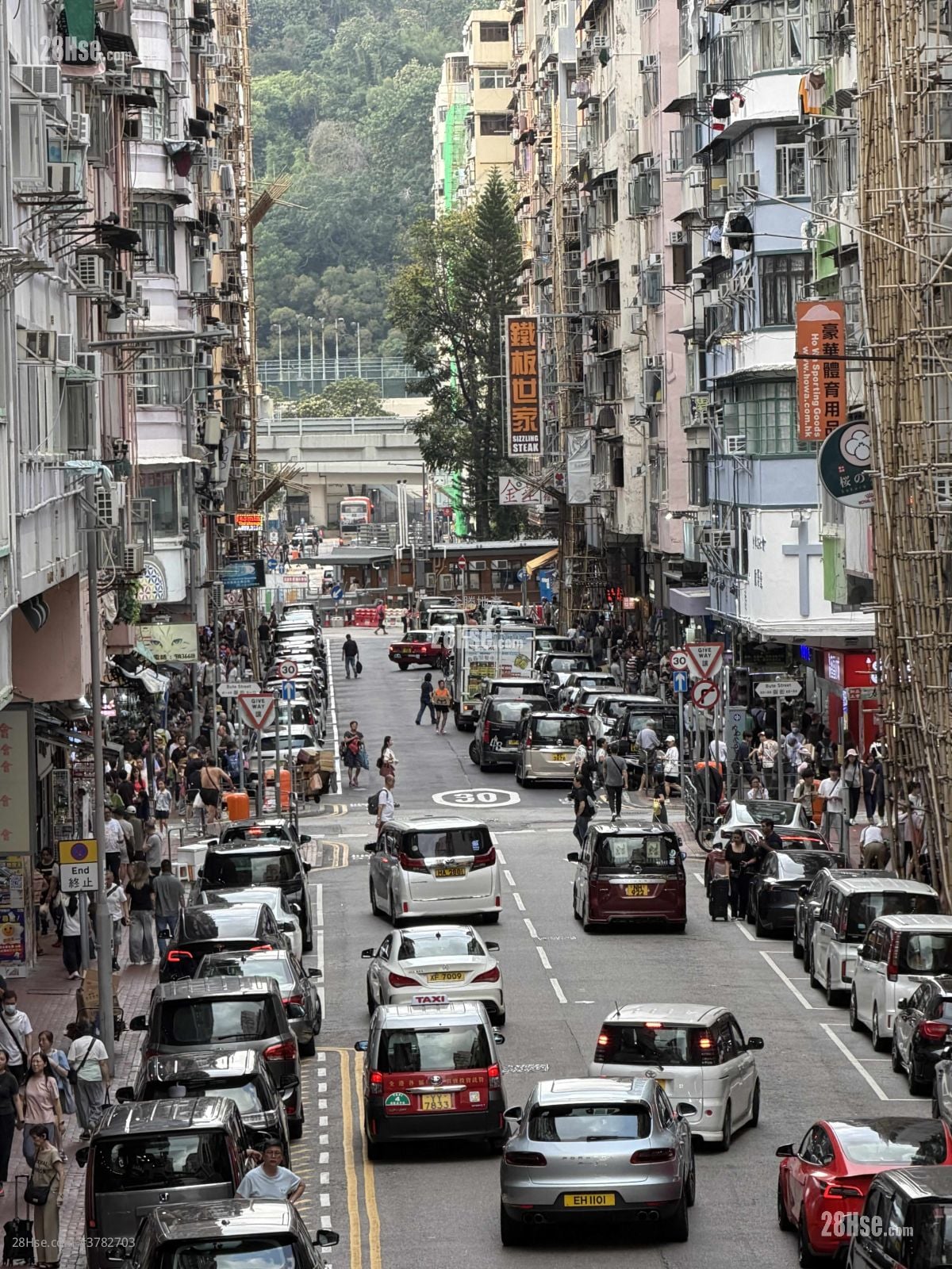 Chinese Mansion Sell 4 Bedrooms , 4 Bathrooms 700 ft²