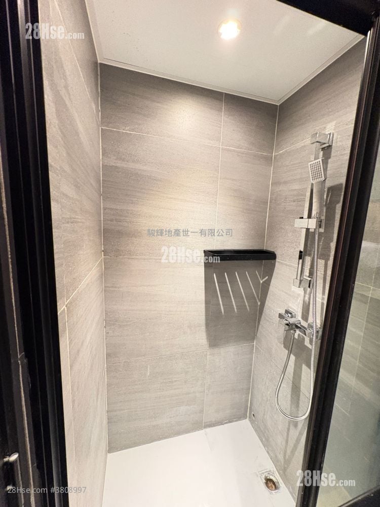 Windsor Mansion Rental 1 Bedroom , 1 Bathroom 220 ft²