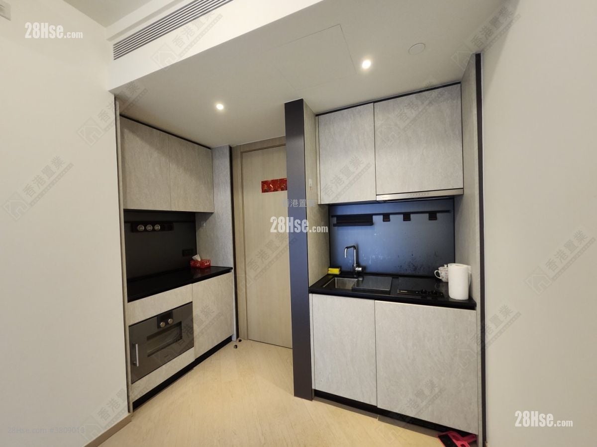 One Victoria Sell 1 Bedroom 338 ft²