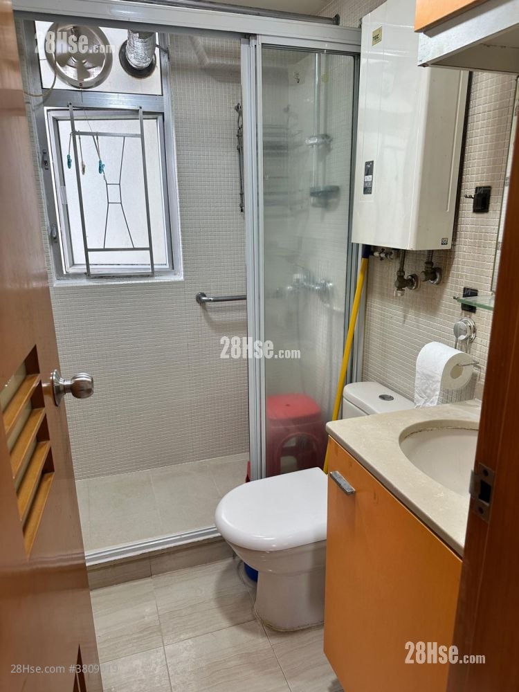 浴室: 沙田第一城 租盤 3 房 , 1 浴室 451 平方呎