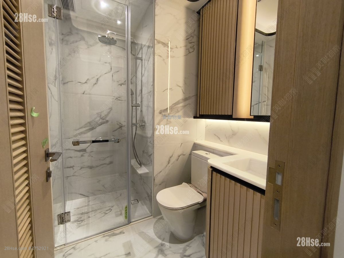 浴室: 北映荟 售盘 1 房 , 1 浴室 279 平方尺