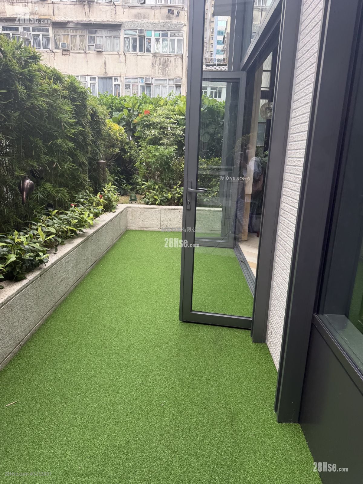 One Soho Rental 284 ft²