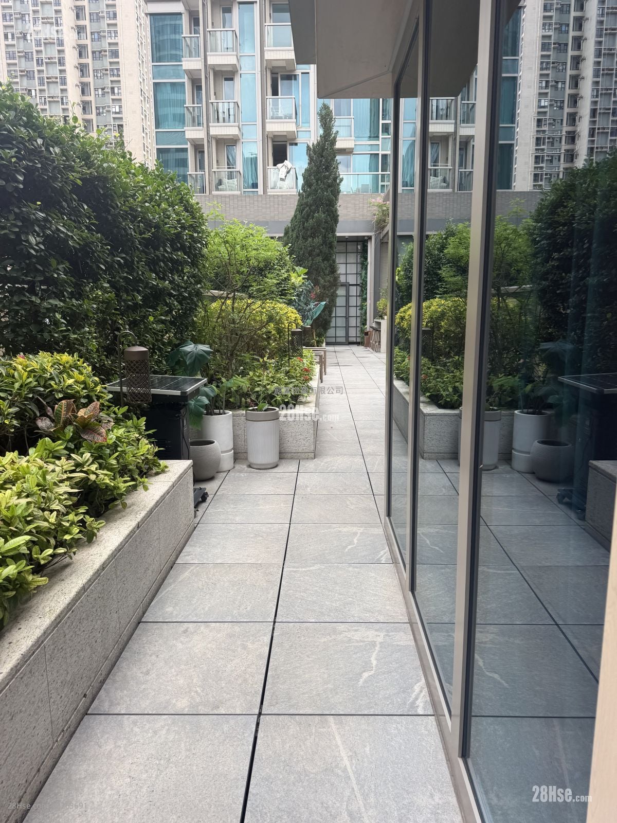 One Soho Rental 284 ft²