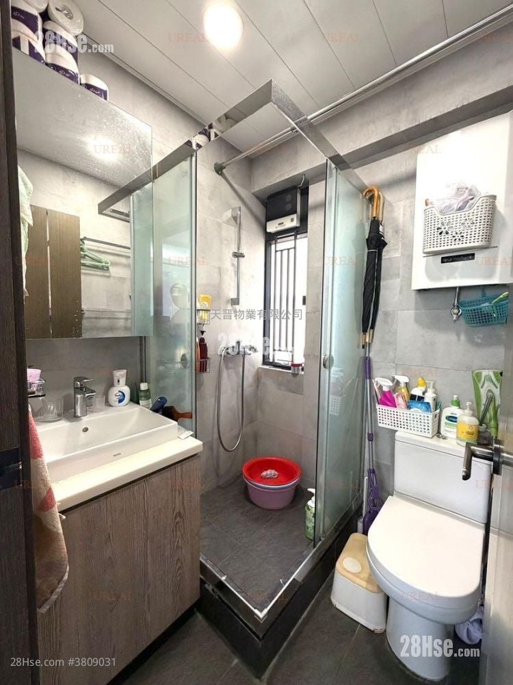 On Wo Gardens Sell 2 Bedrooms , 1 Bathroom 409 ft²