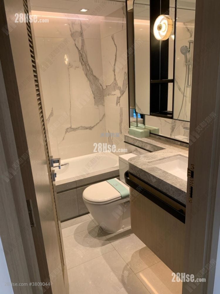 St Martin Sell 3 Bedrooms 851 ft²