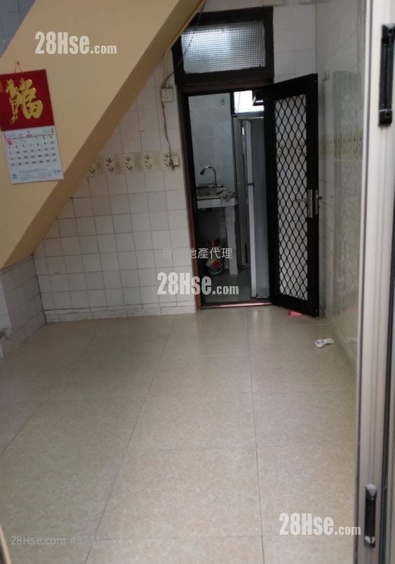 村屋 租盘 2 房 , 1 浴室 360 平方尺