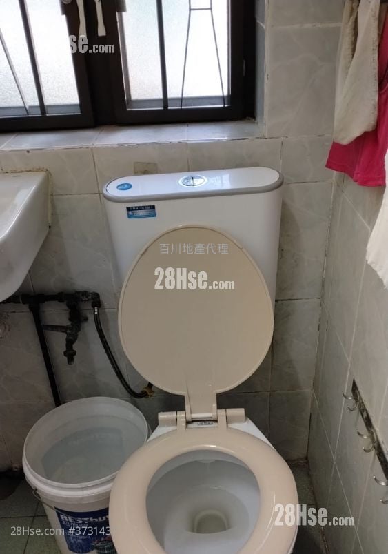 村屋 租盘 2 房 , 1 浴室 360 平方尺