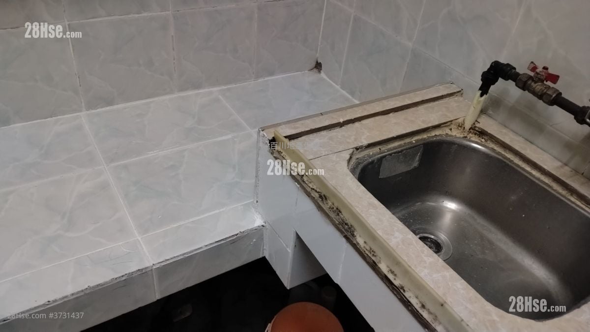 村屋 租盘 2 房 , 1 浴室 360 平方尺