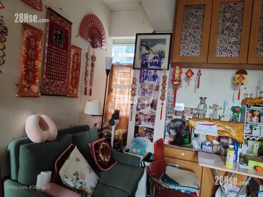 Wei King Building Sell 3 Bedrooms , 1 Bathroom 415 ft²