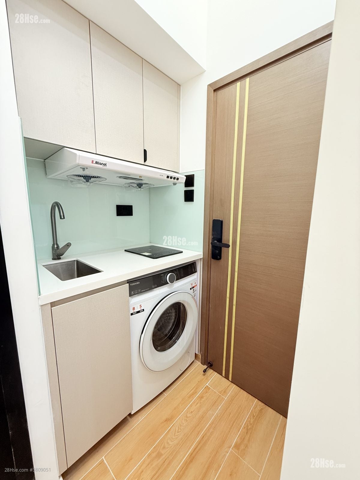 Chinese Mansion Rental Studio , 1 Bathroom 180 ft²