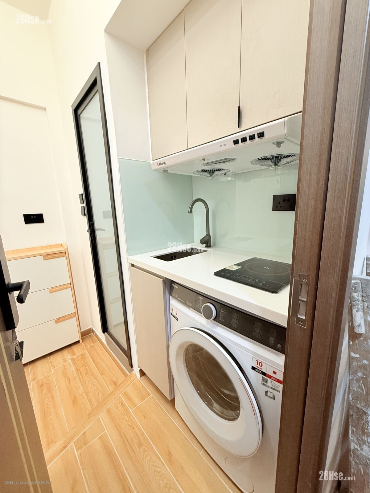 Chinese Mansion Rental Studio , 1 Bathroom 180 ft²