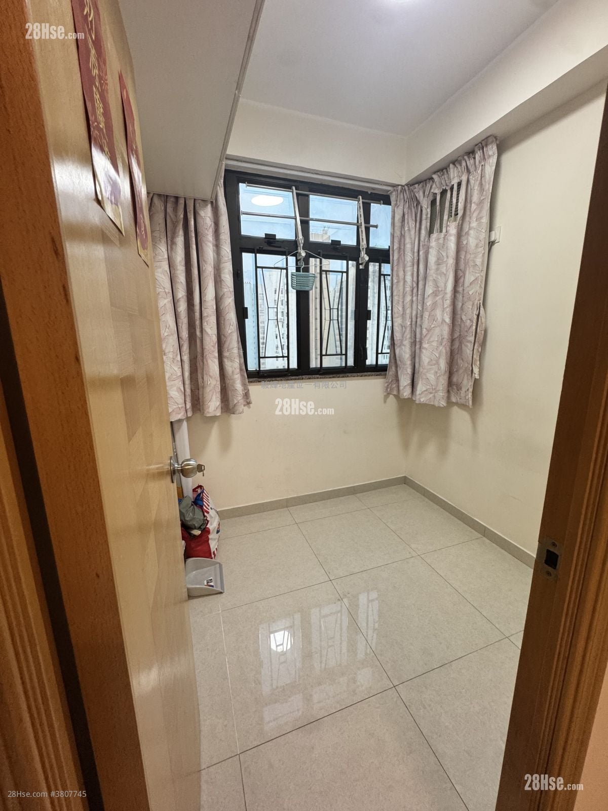 Winfield Building Sell 2 Bedrooms , 1 Bathroom 246 ft²