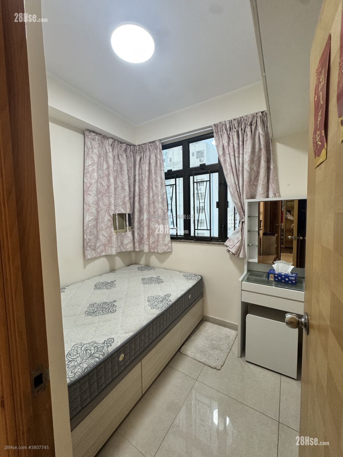 Winfield Building Sell 2 Bedrooms , 1 Bathroom 246 ft²