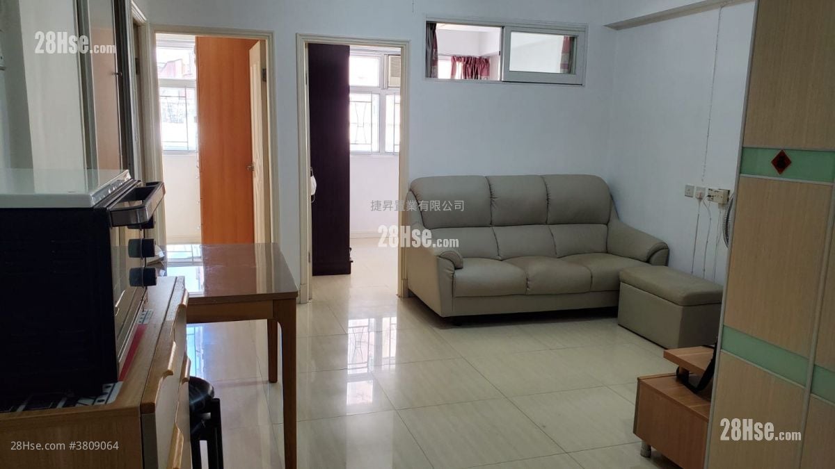 Cheong Shing Court Sell 2 Bedrooms , 1 Bathroom 457 ft²