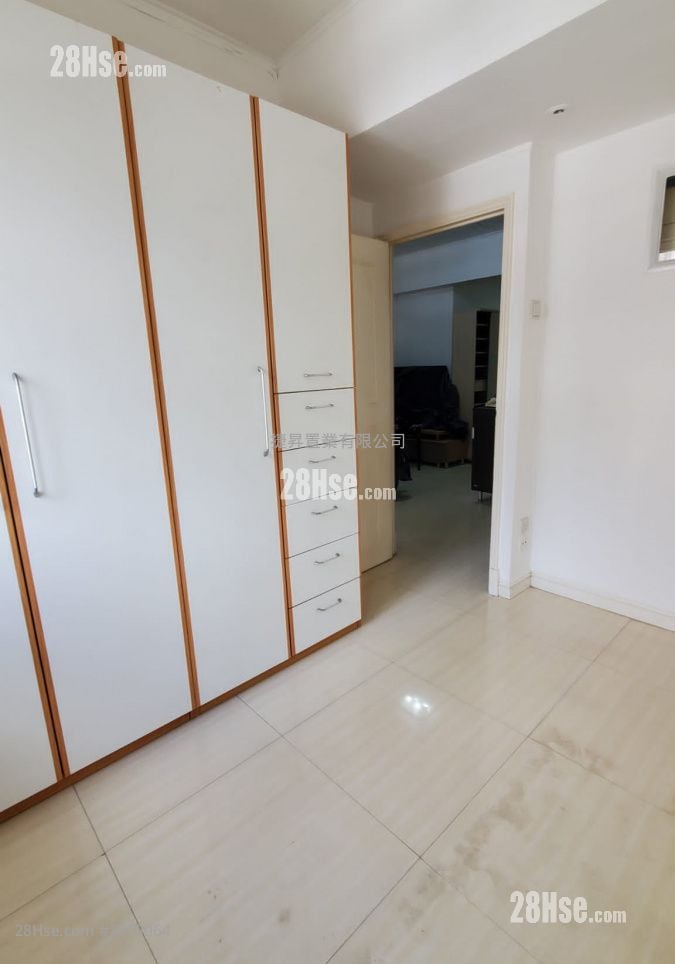 Cheong Shing Court Sell 2 Bedrooms , 1 Bathroom 457 ft²