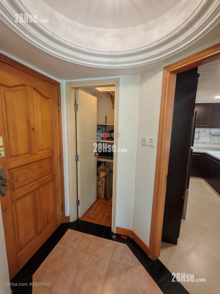 容龍居 租盤 4 房 , 3 浴室 970 平方呎