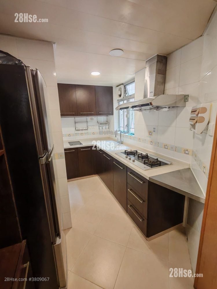 容龍居 租盤 4 房 , 3 浴室 970 平方呎