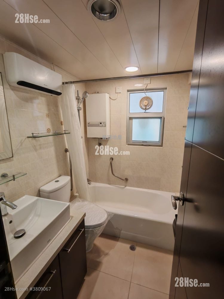 容龍居 租盤 4 房 , 3 浴室 970 平方呎