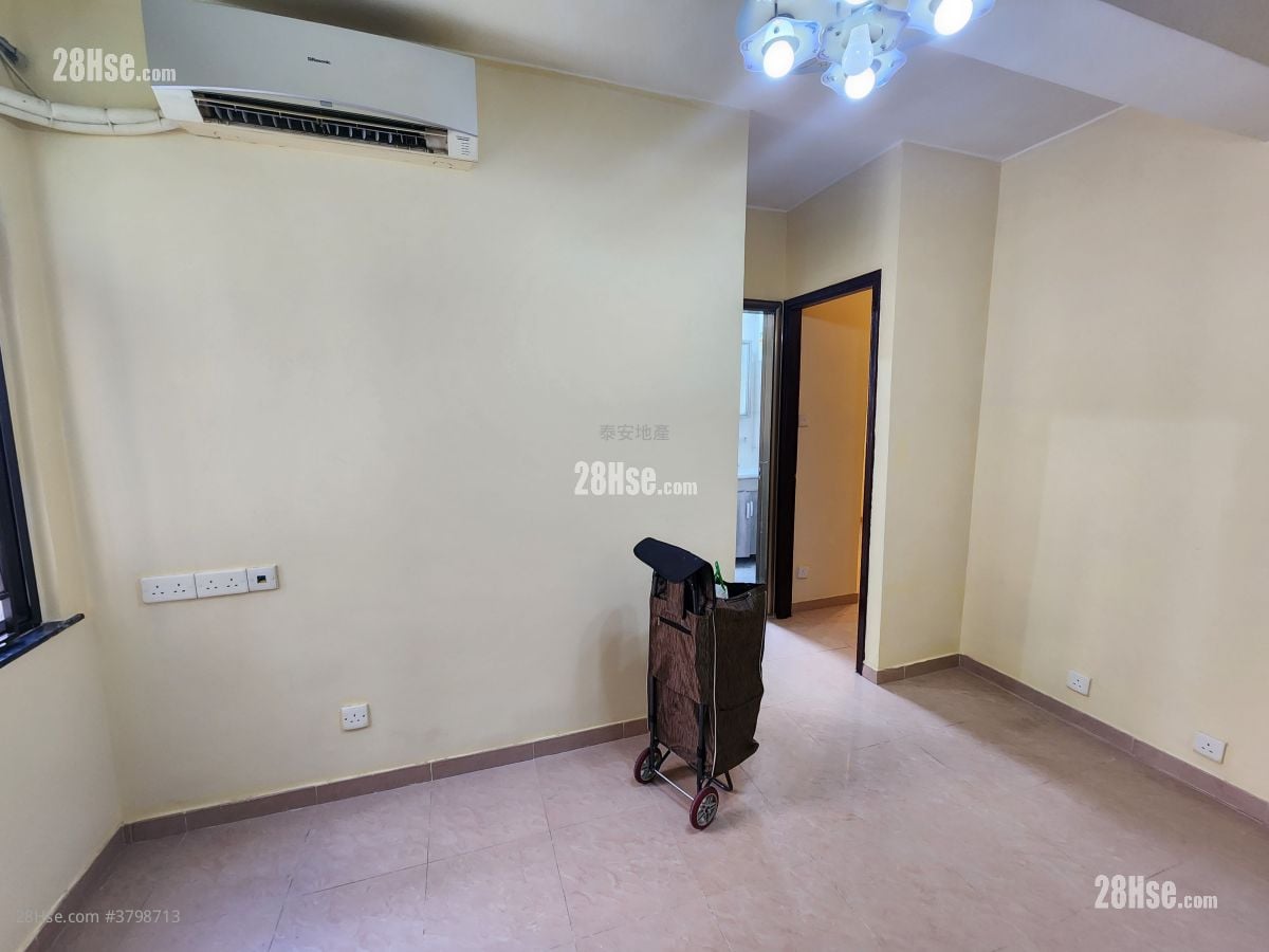 Apartment Sell 2 Bedrooms , 1 Bathroom 322 ft²