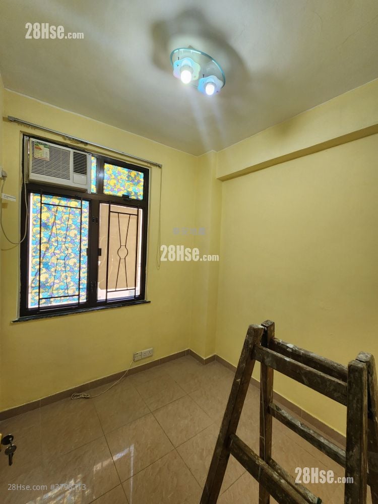 Apartment Sell 2 Bedrooms , 1 Bathroom 322 ft²