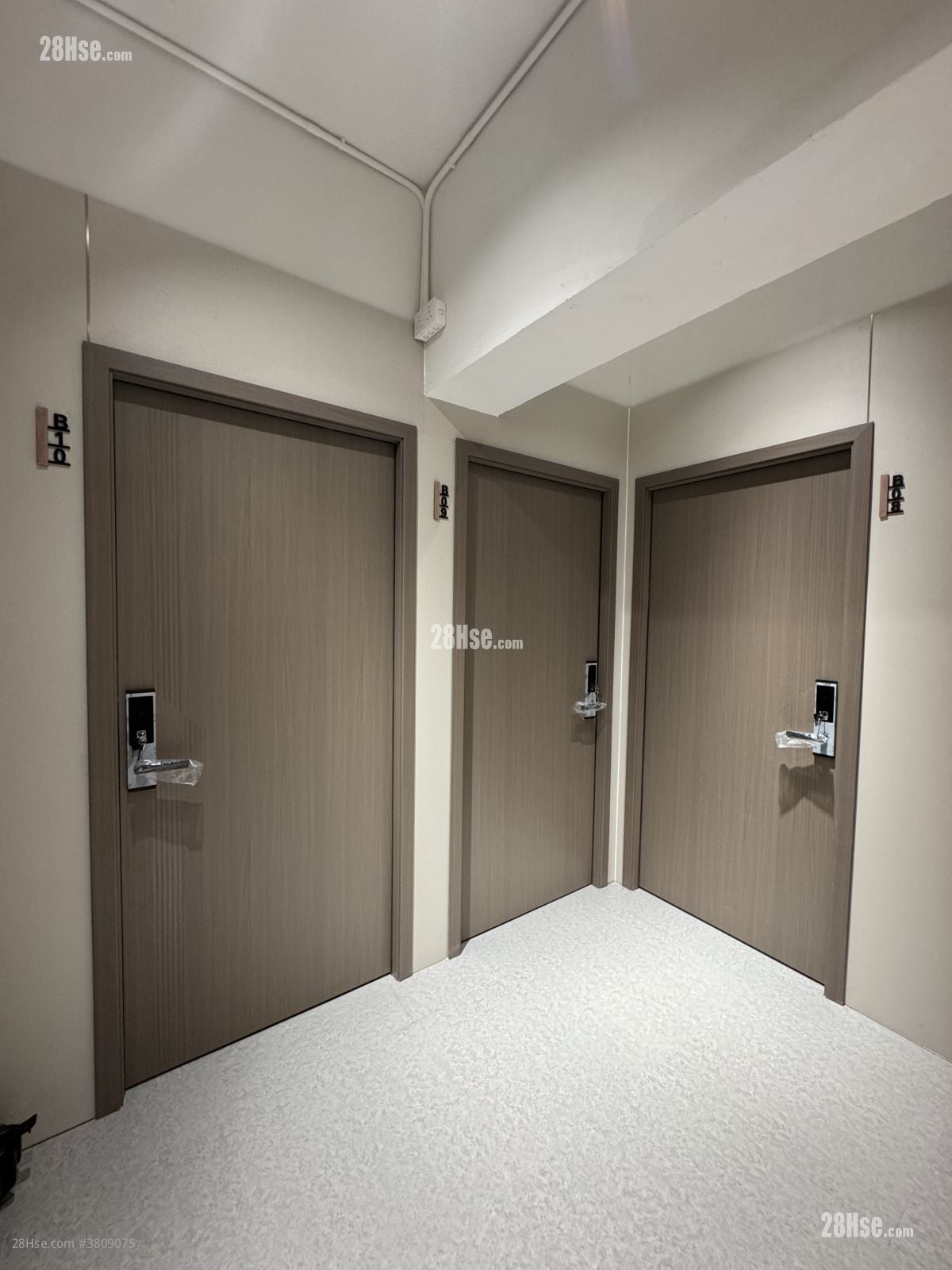 嘉榮工廠大廈 租盤 4 廁所 150 平方呎