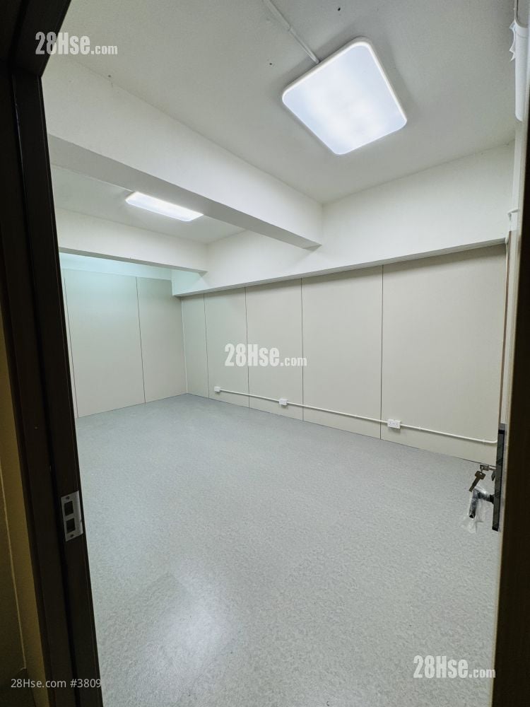 嘉榮工廠大廈 租盤 4 廁所 150 平方呎