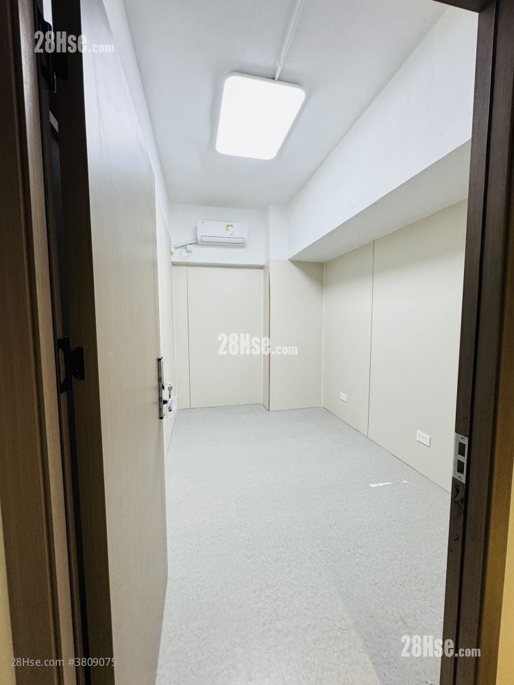 嘉榮工廠大廈 租盤 4 廁所 150 平方呎