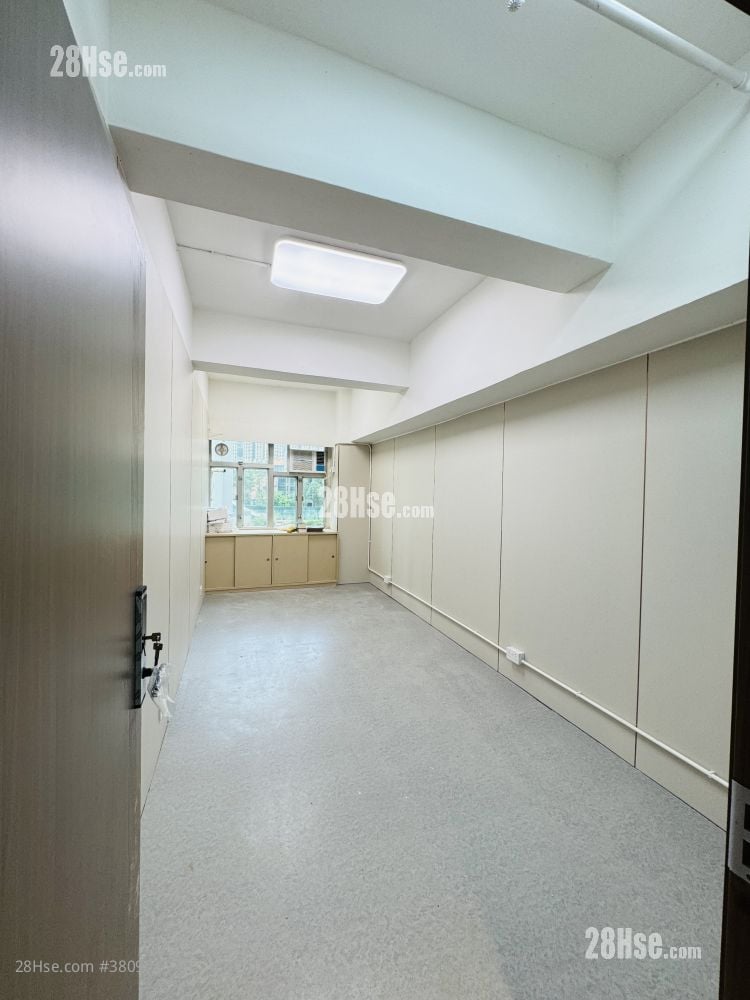 嘉榮工廠大廈 租盤 4 廁所 150 平方呎