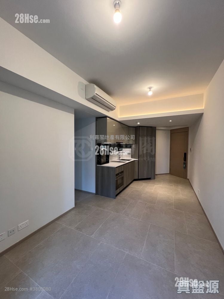 The Yoho Hub Sell 2 Bedrooms , 1 Bathroom 467 ft²