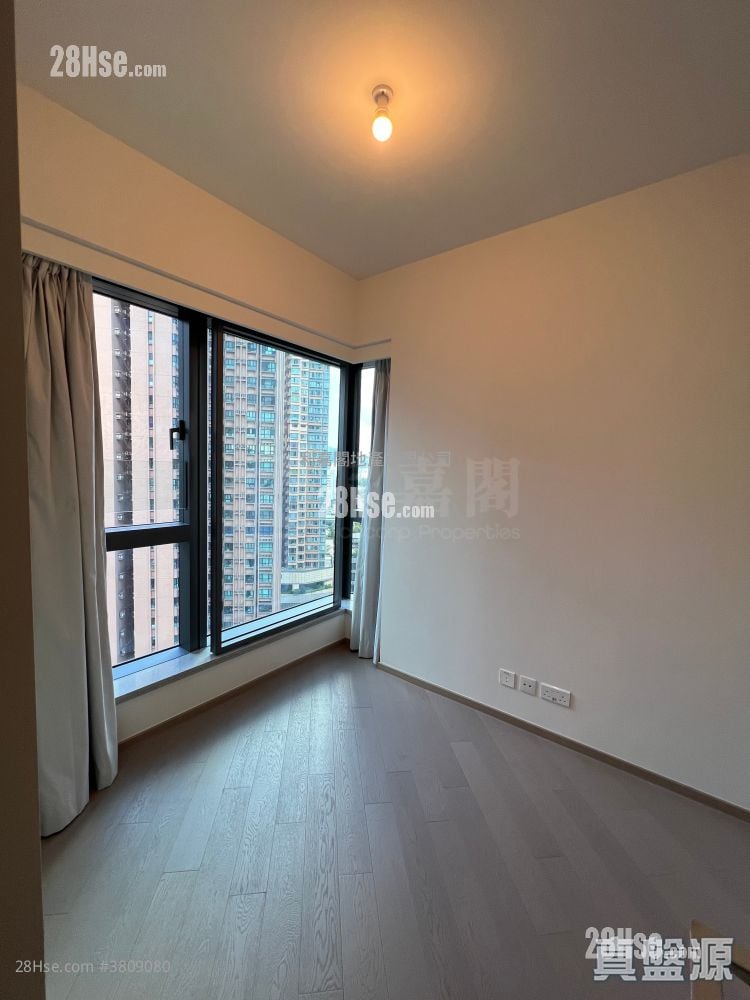 The Yoho Hub Sell 2 Bedrooms , 1 Bathroom 467 ft²