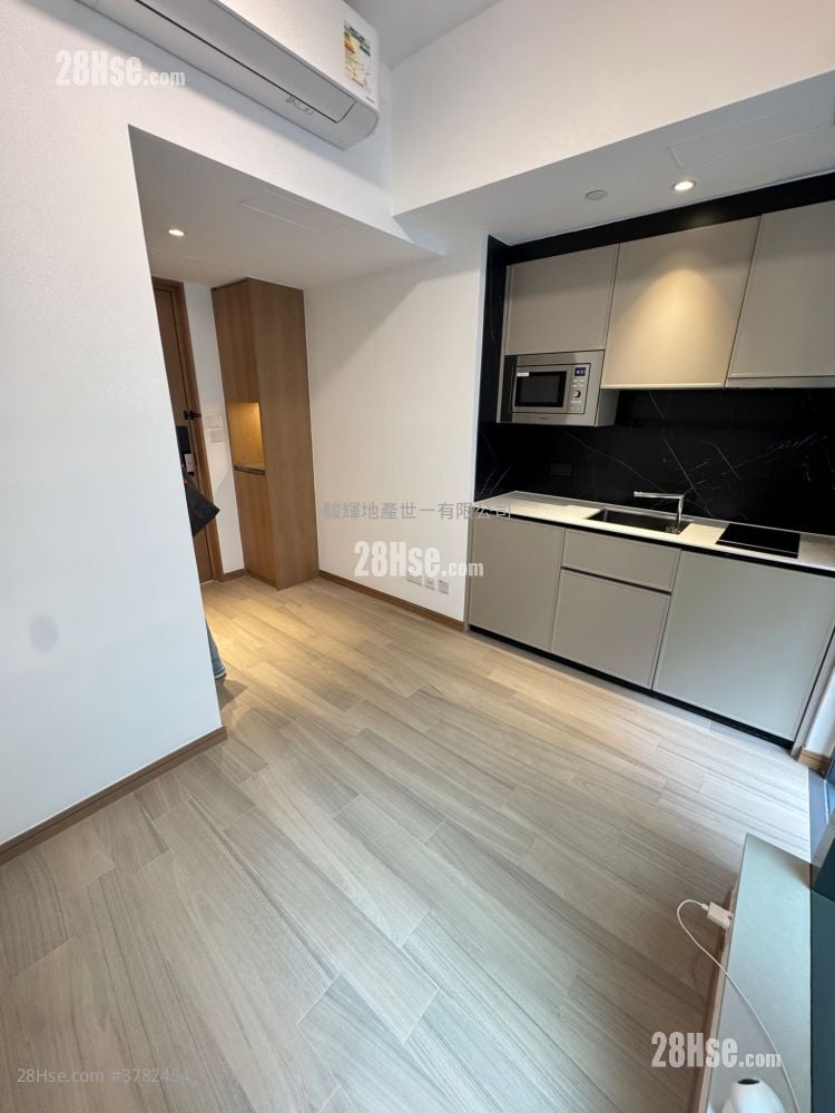 Uptify Sell Studio , 1 Bathroom 172 ft²