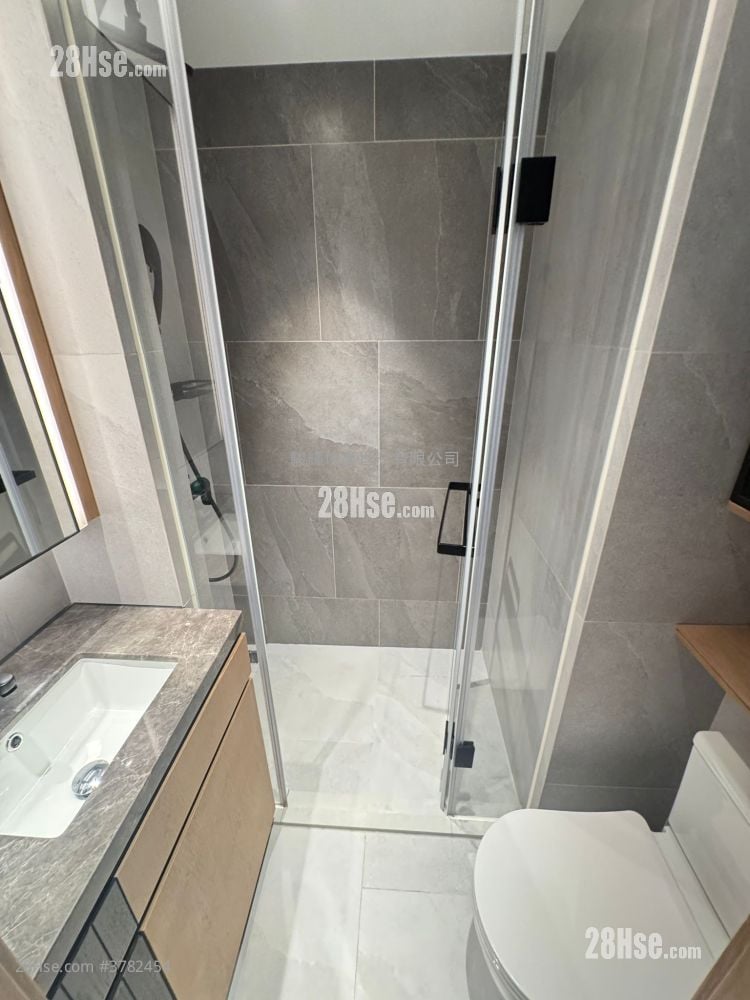 Uptify Sell Studio , 1 Bathroom 172 ft²