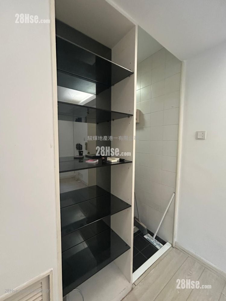 Hillwood Mansion Rental 2 Bedrooms , 1 Bathroom 450 ft²