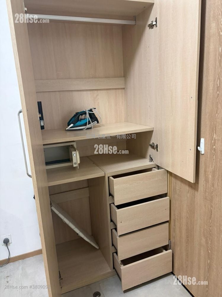 Lai Chi Building Rental Studio , 1 Bathroom 180 ft²