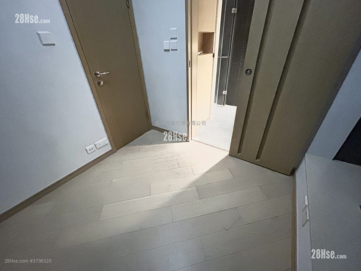 傲形 租盘 1 房 , 1 浴室 247 平方尺