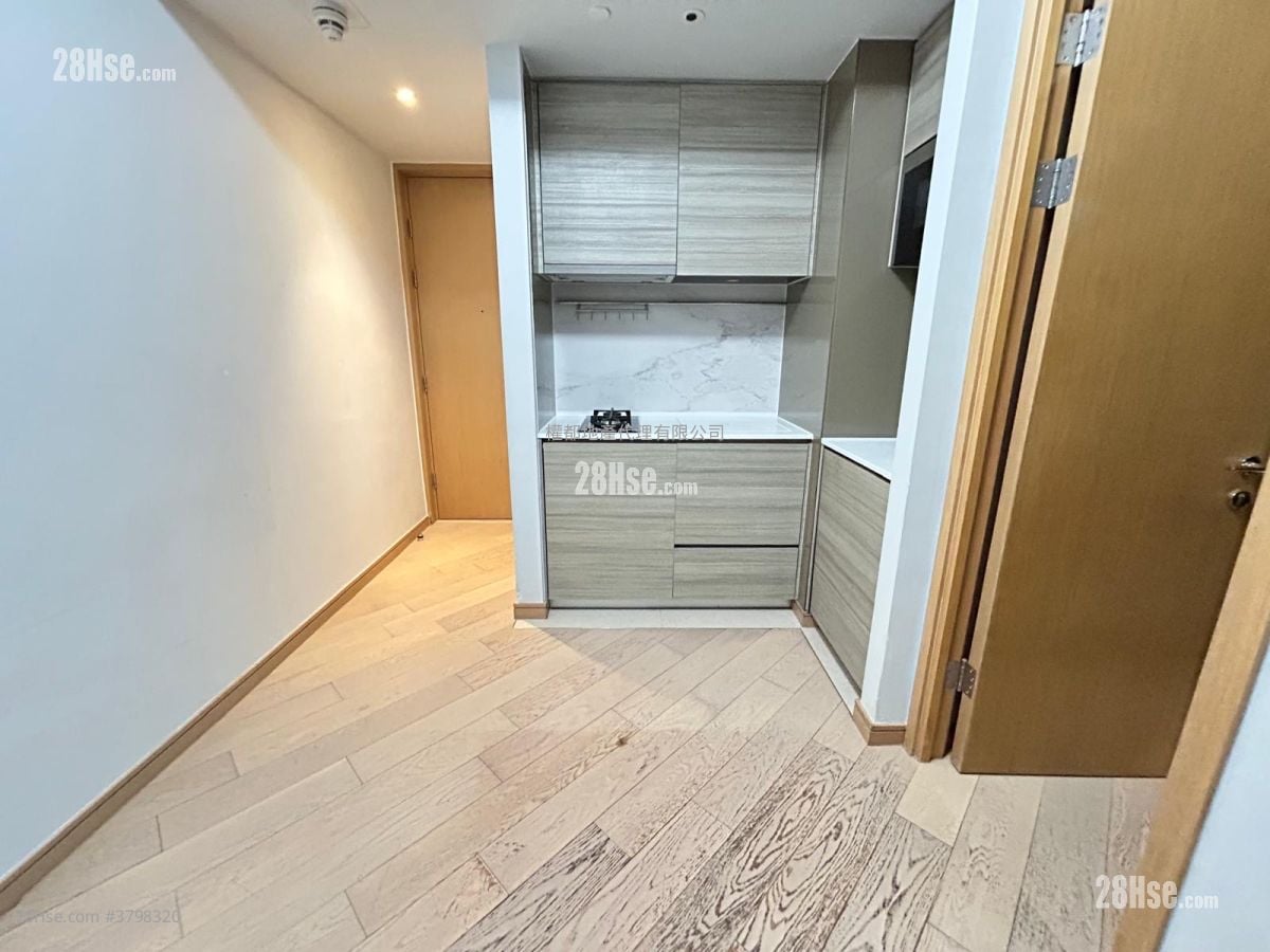 傲形 租盘 1 房 , 1 浴室 247 平方尺