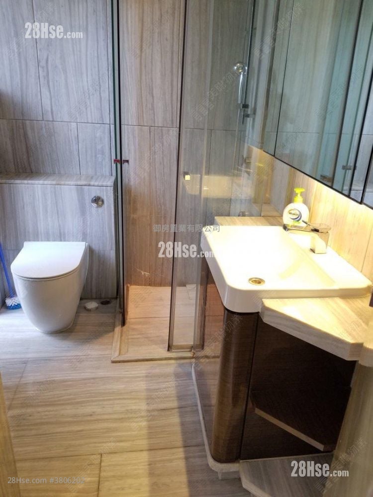 The Reach Rental 2 Bedrooms , 1 Bathroom 355 ft²