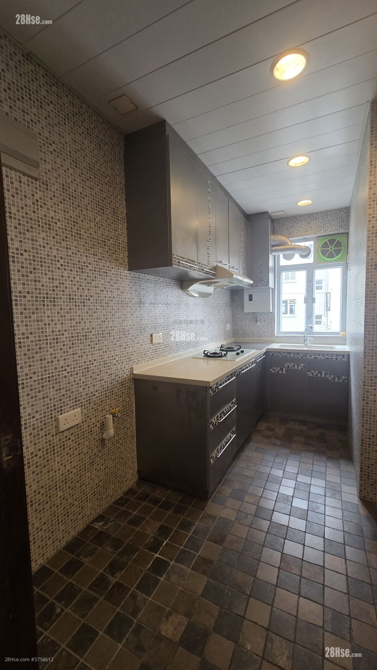 美丽邨 售盘 3 房 , 2 浴室 944 平方尺