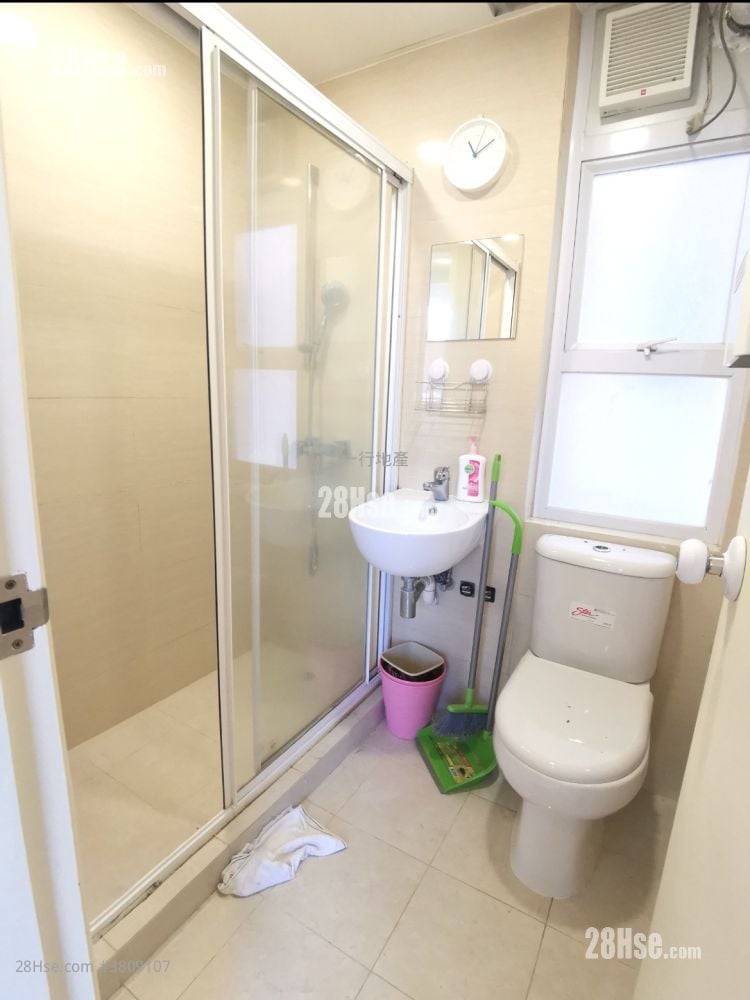 Lok Sing Centre Rental 2 Bedrooms , 1 Bathroom 390 ft²