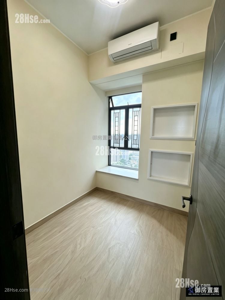 Yoho Midtown Rental 4 Bedrooms , 3 Bathrooms 948 ft²