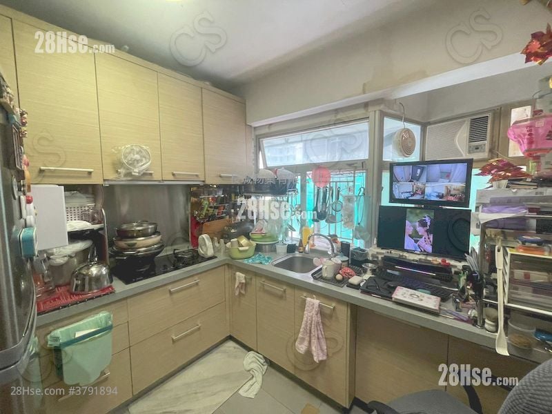 宝峰园 售盘 4 房 , 2 浴室 822 平方尺