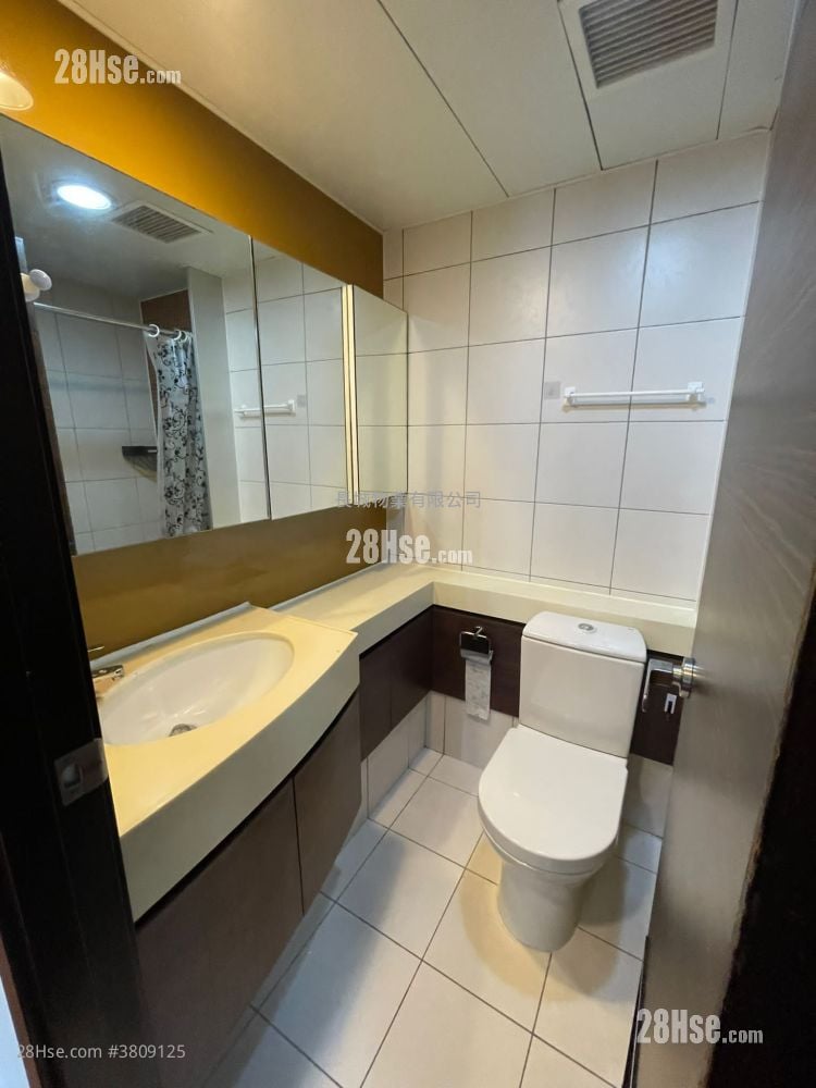 汇豪峰 租盘 2 房 , 1 浴室 451 平方尺