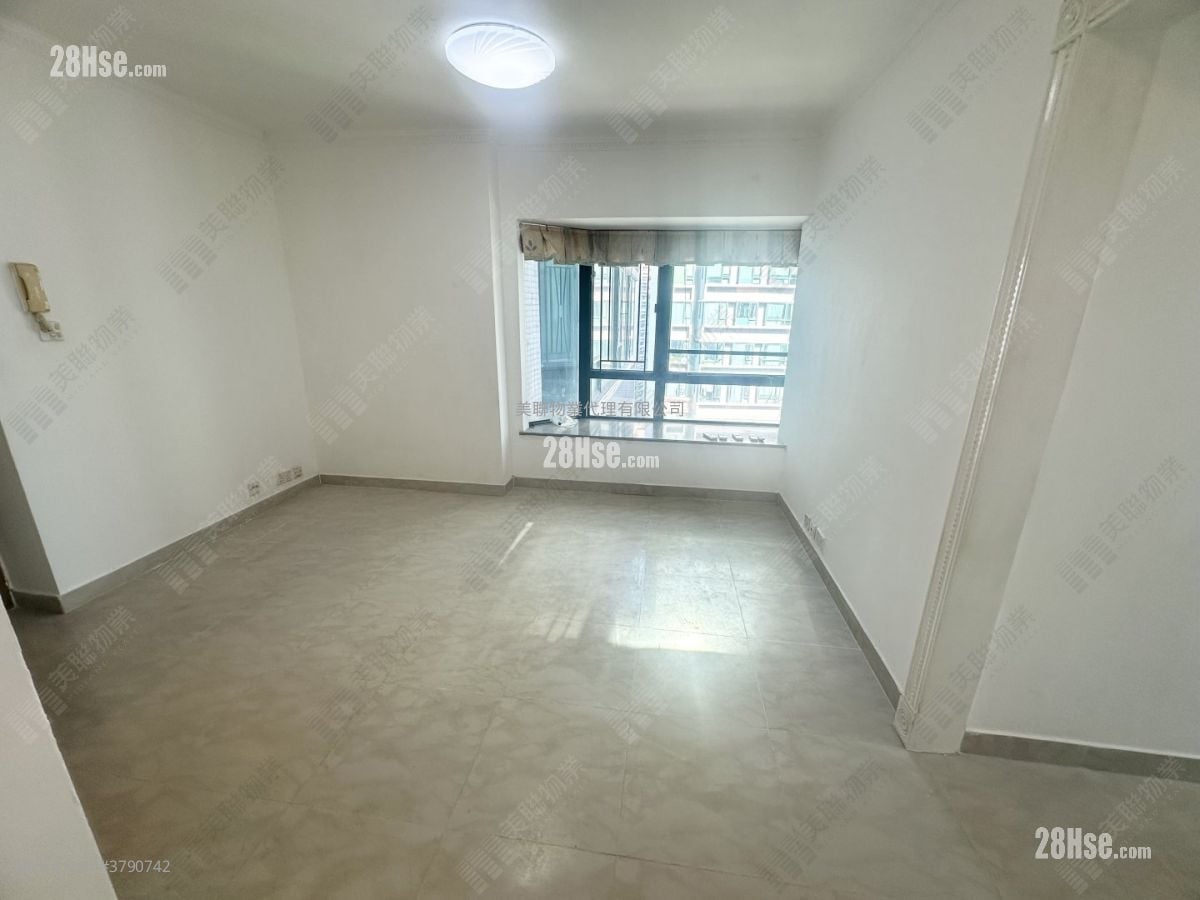 The Metro City Rental 3 Bedrooms , 2 Bathrooms 545 ft²