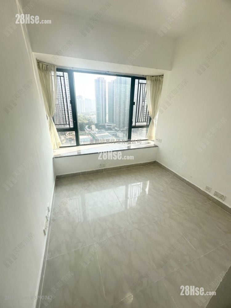 The Metro City Rental 3 Bedrooms , 2 Bathrooms 545 ft²