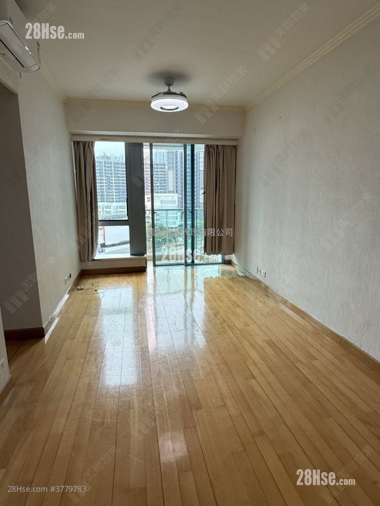 The Parkside Rental 3 Bedrooms , 2 Bathrooms 726 ft²