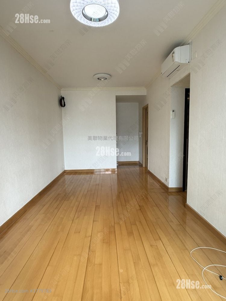 The Parkside Rental 3 Bedrooms , 2 Bathrooms 726 ft²