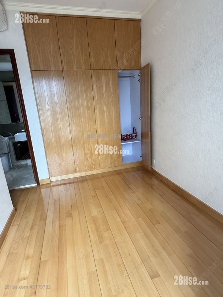 The Parkside Rental 3 Bedrooms , 2 Bathrooms 726 ft²