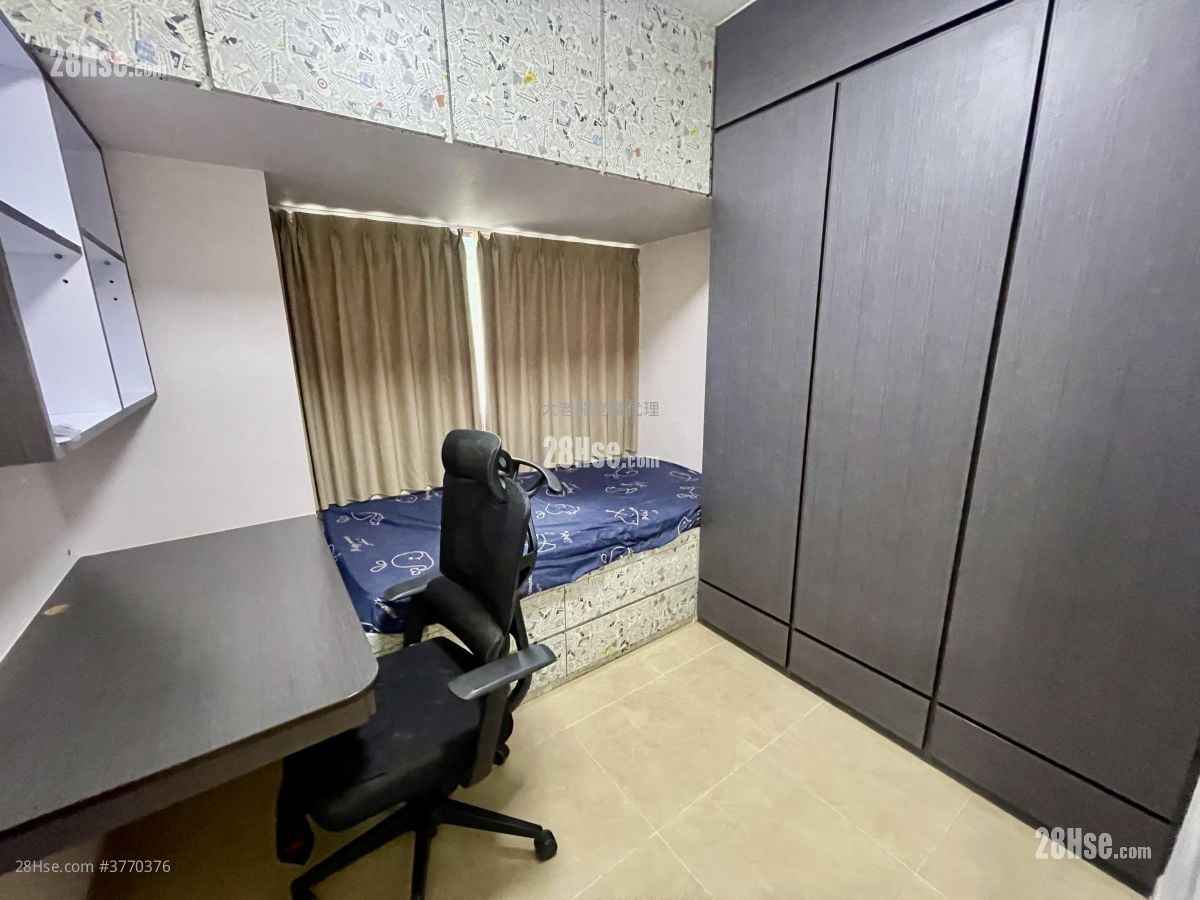 Serene Court Sell 3 Bedrooms , 2 Bathrooms 691 ft²