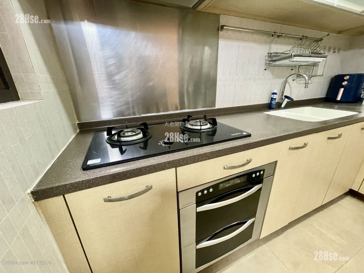 Serene Court Sell 3 Bedrooms , 2 Bathrooms 691 ft²