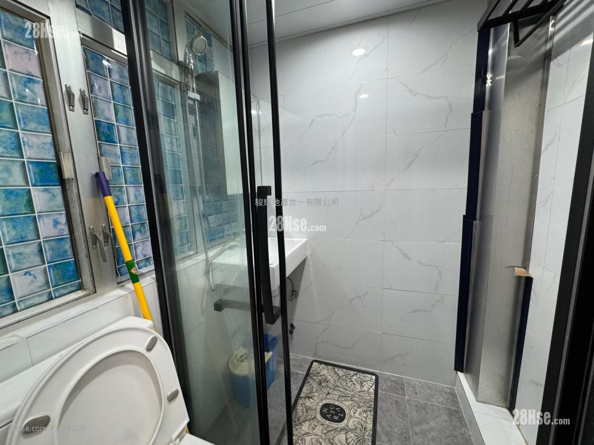 Metropole Building Rental Studio , 1 Bathroom 150 ft²